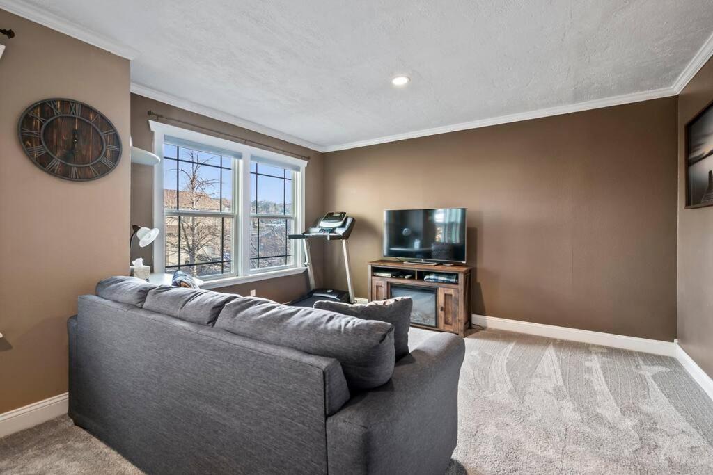 Casa de férias Pet-friendly, Flexible Extensions, Sleeps 10+ Colorado Springs